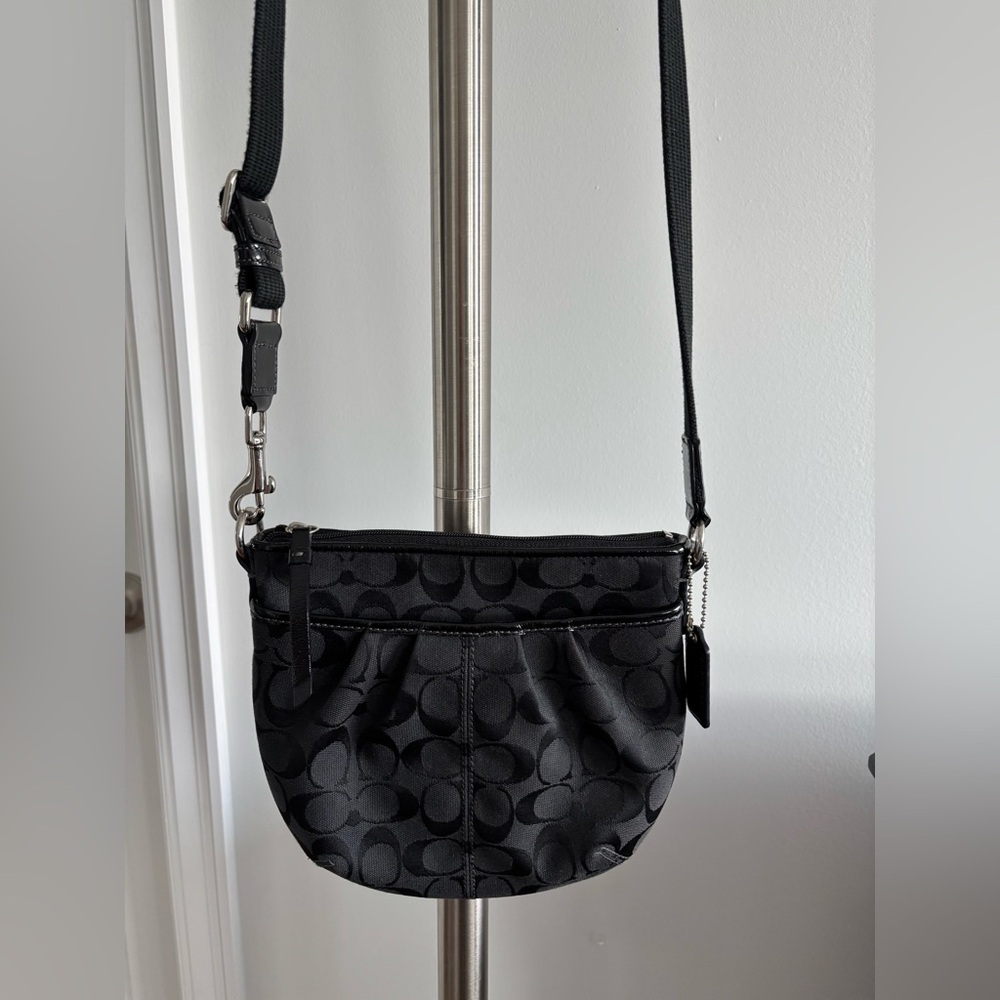 NWOT Vintage Coach Black Jacquard Y2K Soho Pleated Swingpack Crossbody